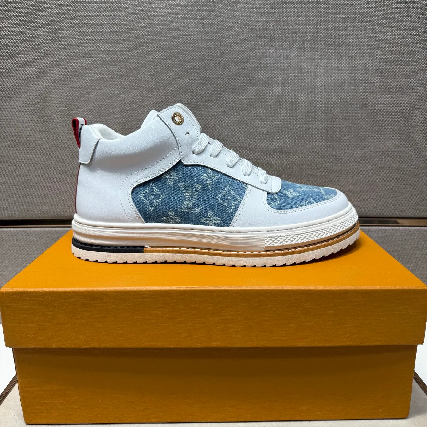 Men's men's shoes 💰pp420 [LV～] Men's casual shoes 2025z cabinet sales simultaneously 🔶Size: 38-44#️⃣ 🔷2 colors🔜The upper is made of multi-material splicing➕Genuine leather lining, comfortable and breathable, sole: original comfortable and wear-resistant outsole, ⚠️Real shot📱Photographed🎬The real thing is better📢📢📢